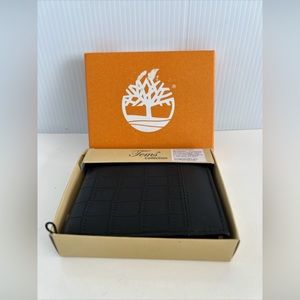 Tems Collection Bi-Fold Black Men's Handcrafted Wallet NEW With Box ￼